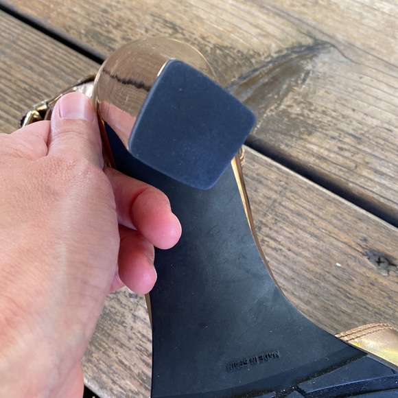 New Stuart Weitzman Metallic Peep Toe Block Heels - Picture 16 of 16